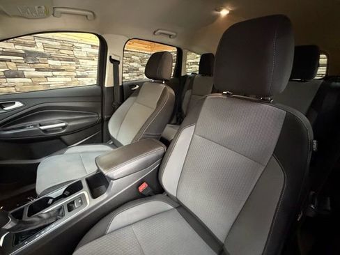 Used 2017 Ford Escape SE image 12
