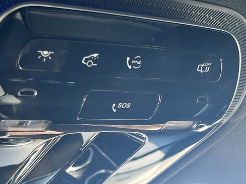 Used 2025 Mercedes-Benz GLC 300 4MATIC image 28