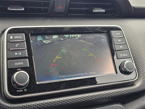 New 2025 Nissan Kicks Play S image 9