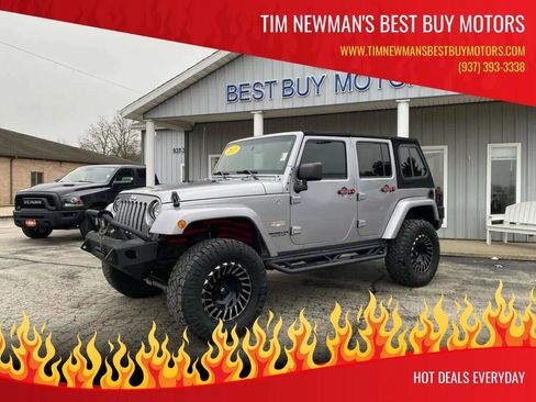 Used 2015 Jeep Wrangler Unlimited Sahara w/ Connectivity Group image 1