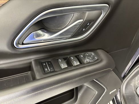 Used 2024 Chevrolet Suburban Premier image 15