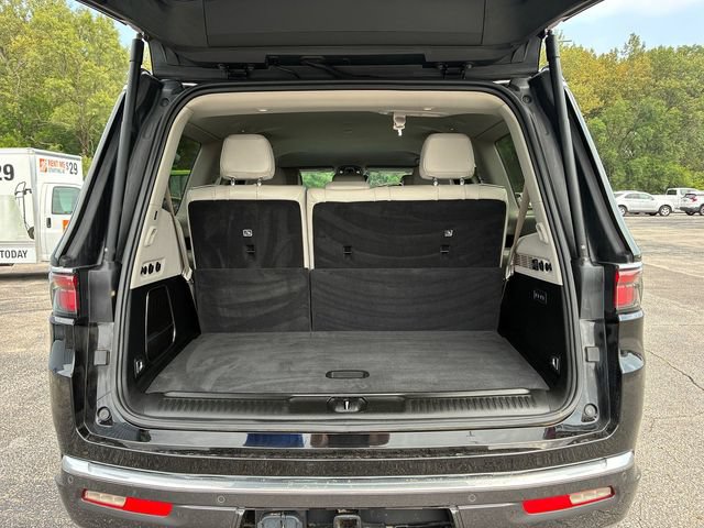 Used 2022 Jeep Wagoneer Series III AWD/4WD image 43