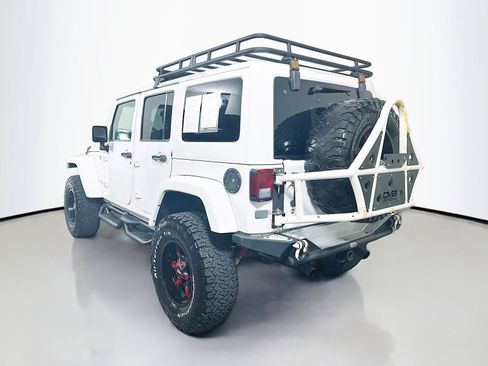 Used 2016 Jeep Wrangler Unlimited Rubicon w/ Connectivity Group AWD/4WD image 5