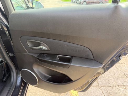 Used 2011 Chevrolet Cruze LTZ image 15