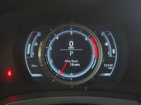 Used 2016 Lexus RC 200t RWD image 6