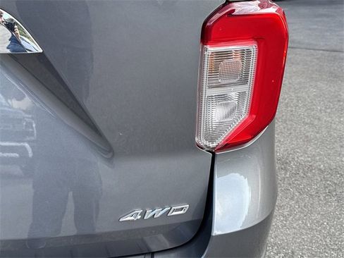 Used 2022 Ford Explorer XLT w/ Equipment Group 202A image 44
