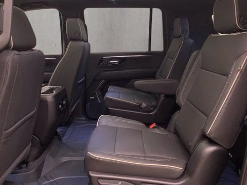 New 2026 Chevrolet Suburban Premier w/ Sun And Tow Package AWD/4WD image 22