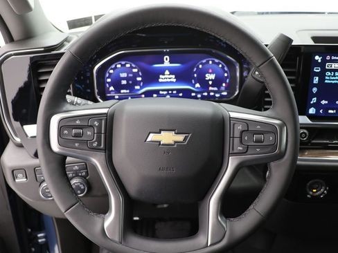 Used 2024 Chevrolet Silverado 1500 LT image 17