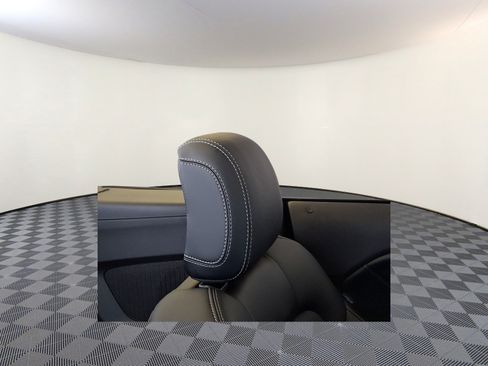 Used 2025 Ford Mustang GT Premium RWD image 6