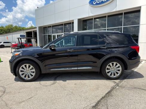 Used 2022 Ford Explorer Limited w/ Hybrid Equipment Group 310A RWD image 4