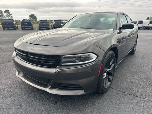 Used 2020 Dodge Charger SXT w/ Blacktop Package image 4