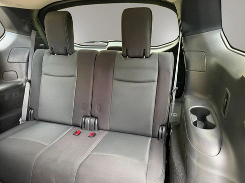 Used 2019 Nissan Pathfinder SV AWD/4WD image 36