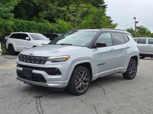 Used 2024 Jeep Compass Limited w/ High Altitude Package AWD/4WD image 1