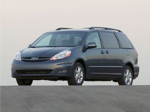 Used 2007 Toyota Sienna CE FWD image 1