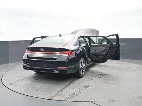 Used 2022 Hyundai Elantra Limited image 33
