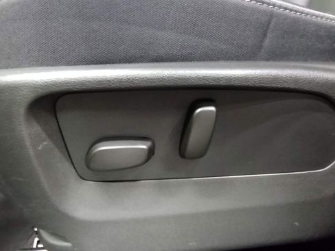 Used 2023 Buick Envision Essence image 25