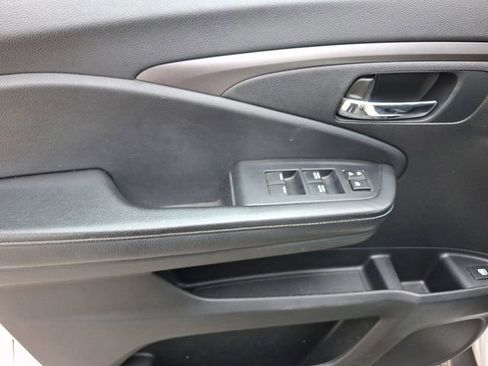 Used 2020 Honda Ridgeline Sport image 12