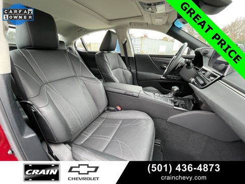 Used 2022 Lexus ES 300h Ultra Luxury image 31