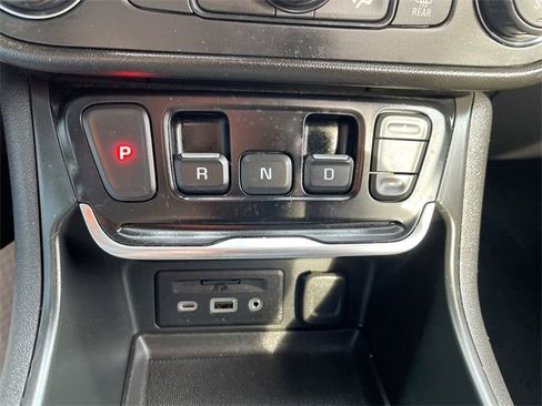 Certified 2021 GMC Terrain SLE w/ Driver Convenience Package image 15