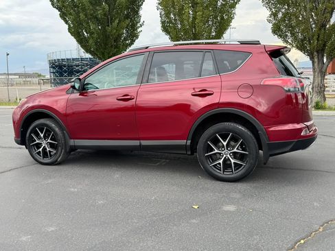 Used 2018 Toyota RAV4 SE w/ Power Extra Value Package AWD/4WD image 9