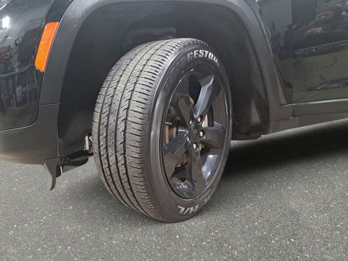 Certified 2023 Jeep Grand Cherokee Altitude image 31