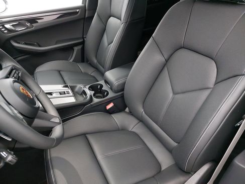 New 2026 Porsche Macan Turbo image 17