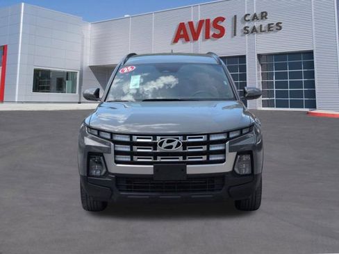 Used 2025 Hyundai Santa Cruz SEL FWD image 2