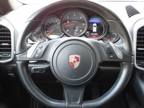 Used 2014 Porsche Cayenne Diesel Platinum Edition image 15