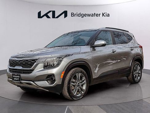 Used 2023 Kia Seltos S image 4