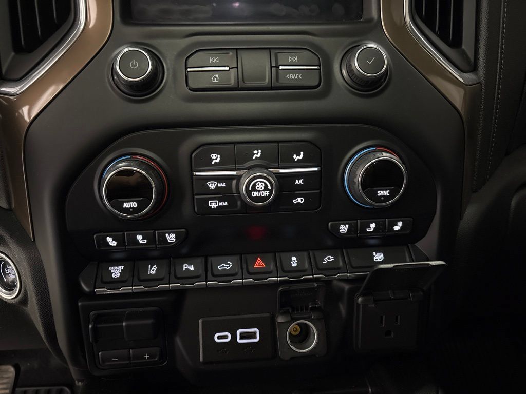 Used 2020 Chevrolet Silverado 3500 High Country AWD/4WD image 21