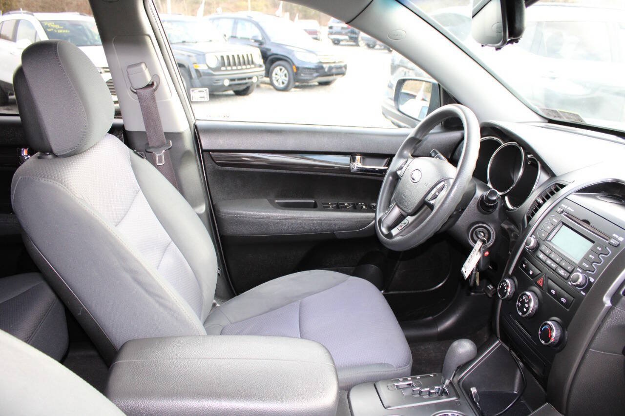 Used 2013 Kia Sorento LX FWD image 11