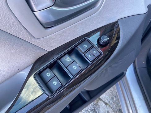Used 2017 Toyota Sienna XLE FWD image 10