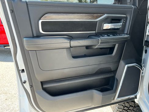 Used 2021 RAM 2500 Laramie AWD/4WD image 11