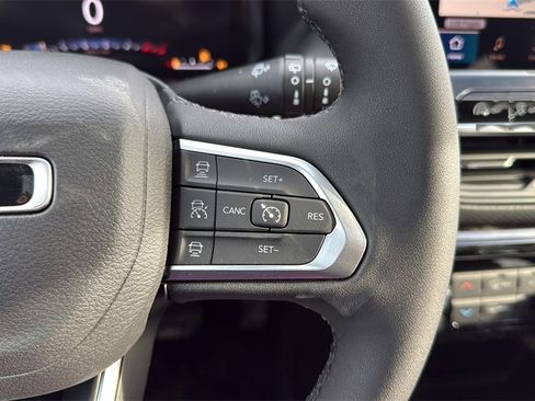 New 2026 Jeep Compass Limited image 31