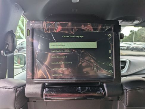 New 2026 Chrysler Pacifica Select FWD image 24