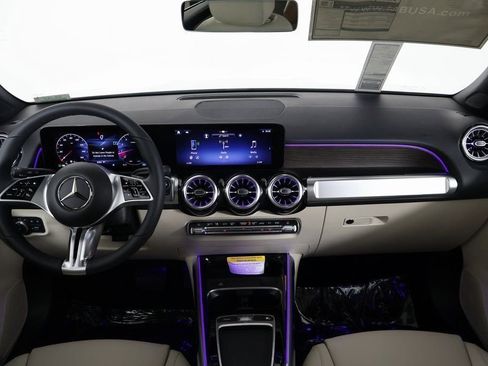 New 2026 Mercedes-Benz GLB 250 4MATIC image 4