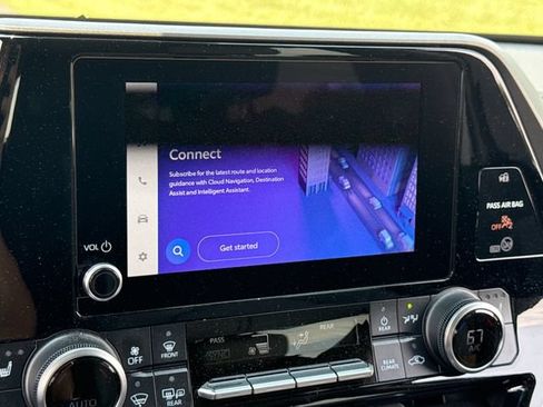 Used 2023 Toyota Highlander XLE AWD/4WD image 33