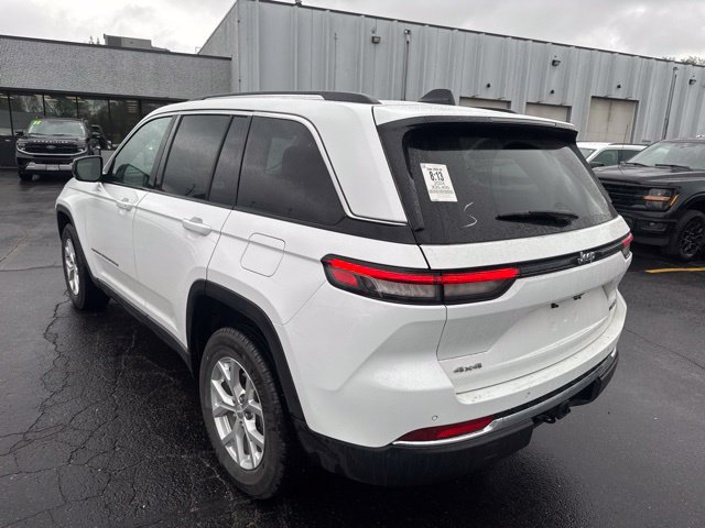 Used 2024 Jeep Grand Cherokee Limited w/ Trailer Tow Package AWD/4WD image 7