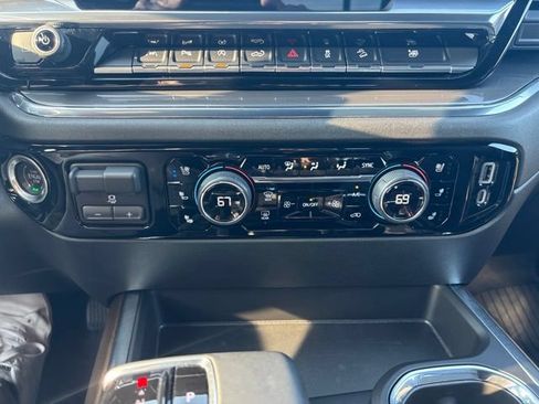 Used 2024 Chevrolet Silverado 1500 High Country w/ Technology Package AWD/4WD image 40