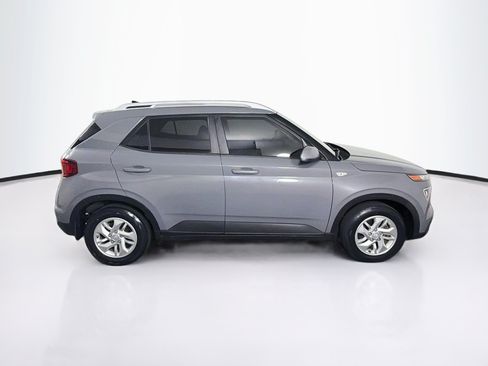 Used 2020 Hyundai Venue SEL FWD image 10
