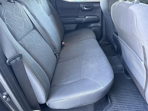 Used 2017 Toyota Tacoma TRD Off-Road image 34