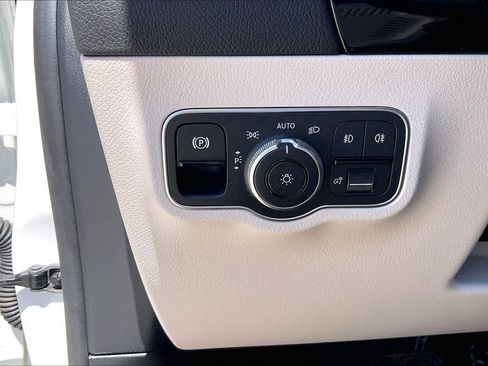 Used 2025 Mercedes-Benz GLA 250 4MATIC image 34