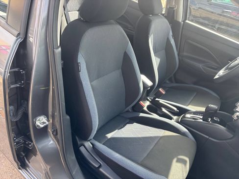 Used 2025 Nissan Versa SV FWD image 33
