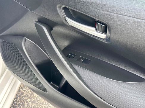 Used 2021 Toyota Corolla LE w/ Carpet Mat Package (TMS) FWD image 40