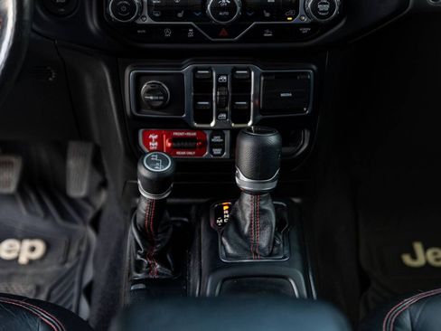 Used 2021 Jeep Gladiator Rubicon w/ LED Lighting Group AWD/4WD image 13