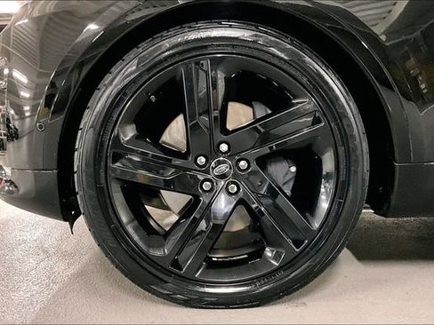 Certified 2023 Land Rover Discovery HSE R-Dynamic image 8