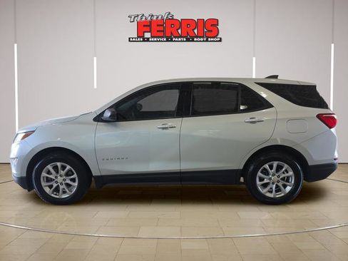 Used 2019 Chevrolet Equinox LS w/ LS Convenience Package FWD image 2