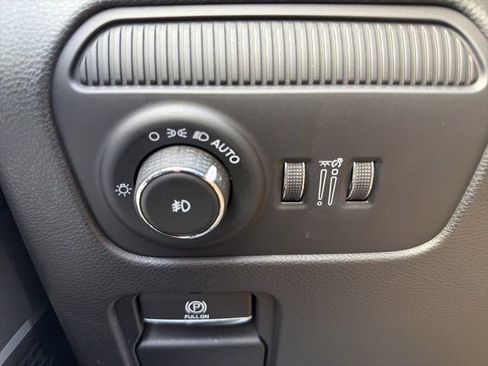 Used 2025 Jeep Wagoneer L 4WD image 14