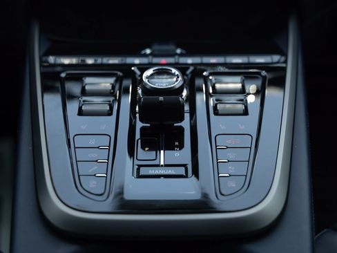 Used 2025 Aston Martin DBX 707 AWD/4WD image 31