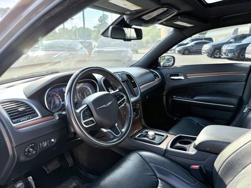 Used 2018 Chrysler 300 C w/ Safetytec Plus Group RWD image 18